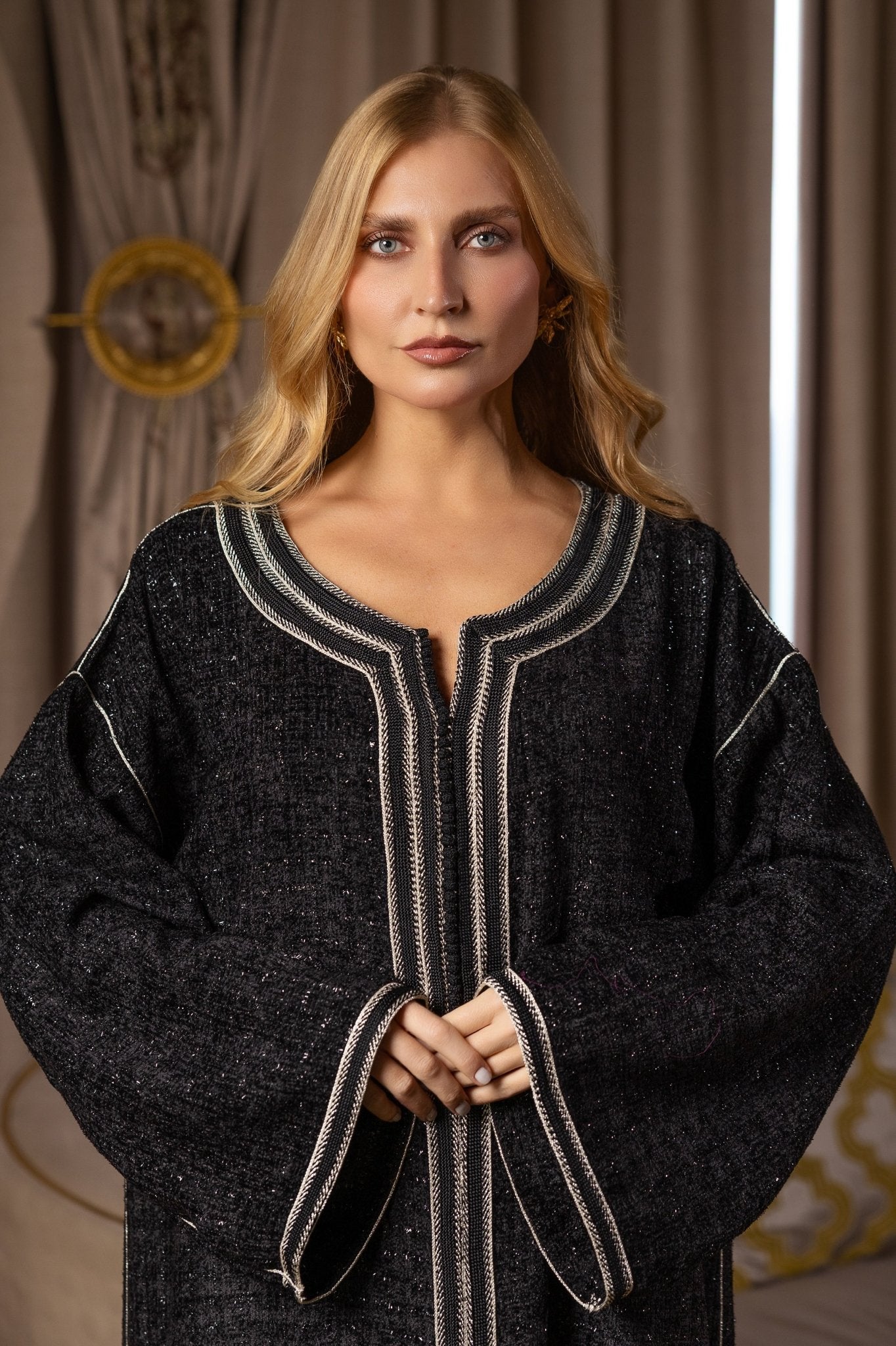 Caftan Noir Brillant au Style Sophistiqué - Ladmana