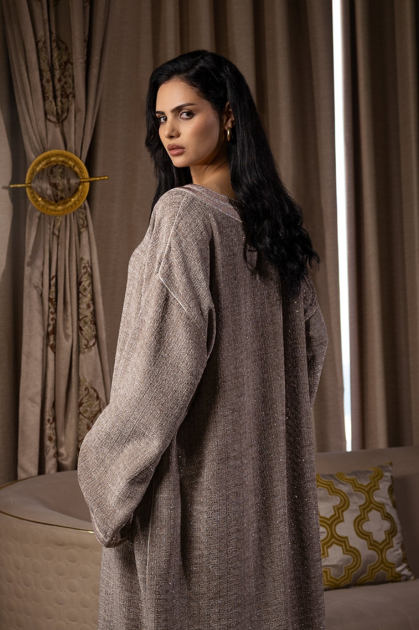 Caftan Noir Brillant au Style Sophistiqué - Ladmana