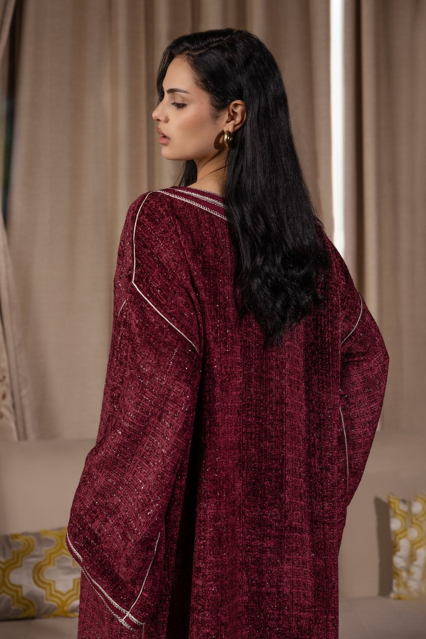 Caftan Rose Élégant aux Finitions Délicates - Ladmana