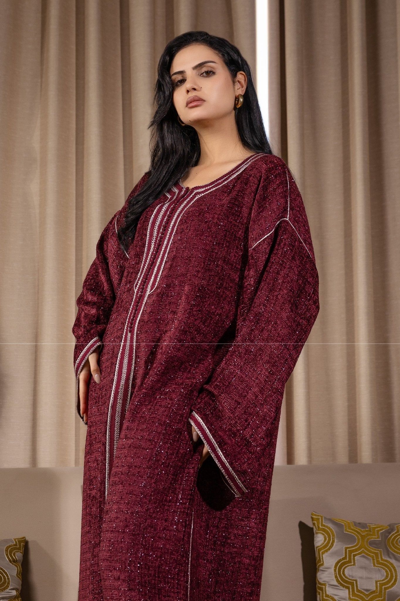 Caftan Rose Élégant aux Finitions Délicates - Ladmana