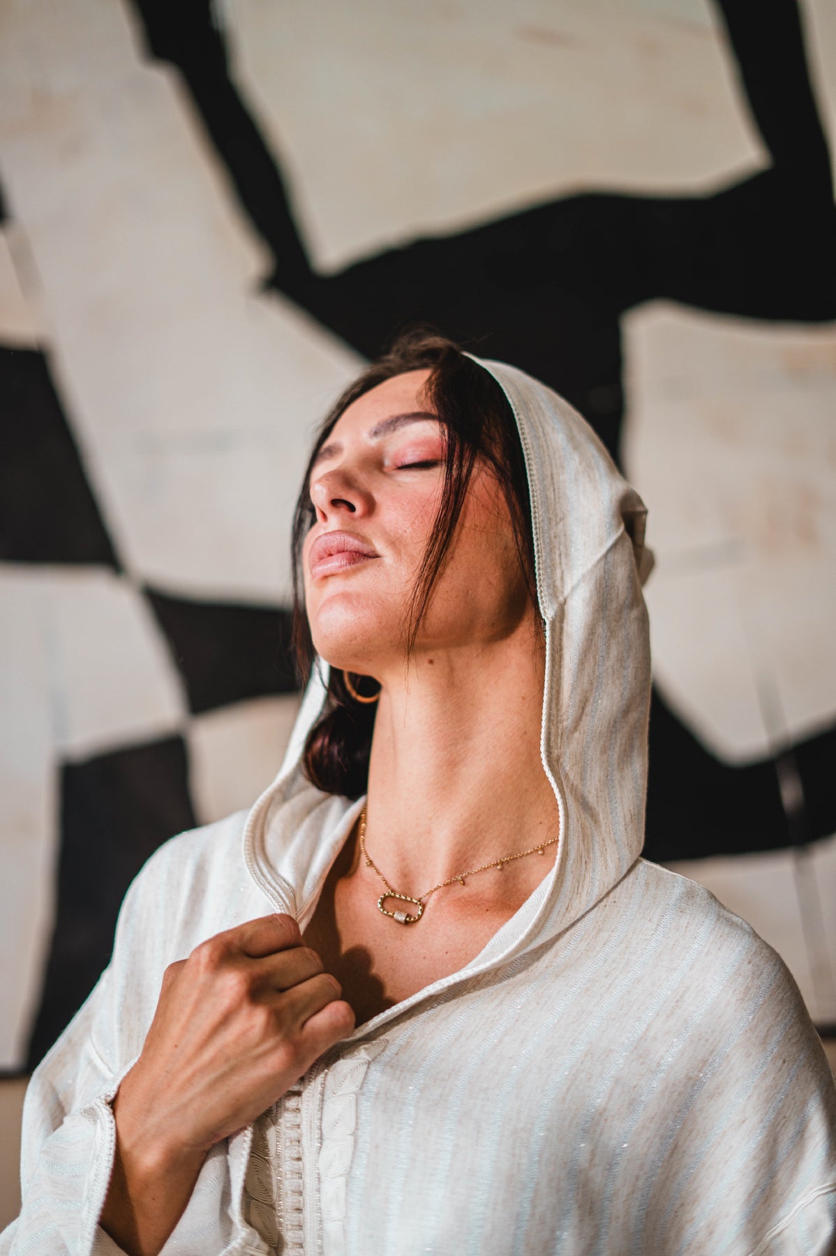 DJELLABA MODERNE DOUCEUR et MINIMALISME - Ladmana