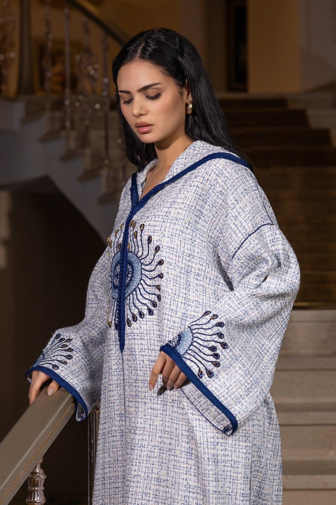 Jellaba Bleue à Broderies Artisanales - Ladmana
