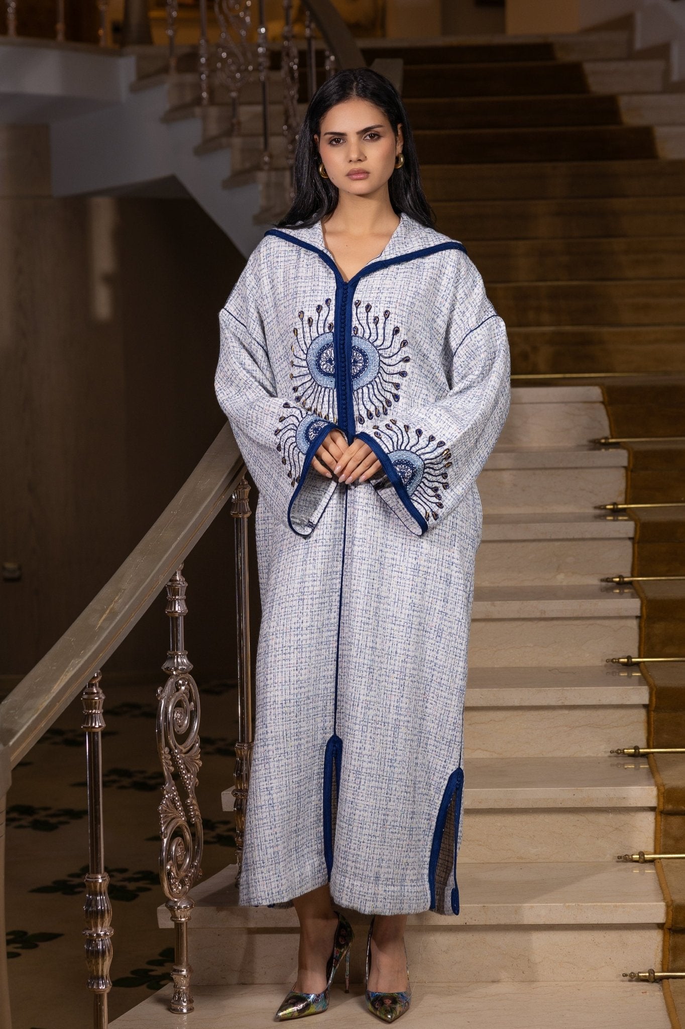 Jellaba Bleue à Broderies Artisanales - Ladmana