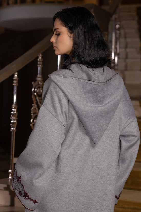Jellaba Grise aux Broderies Bordeaux - Ladmana