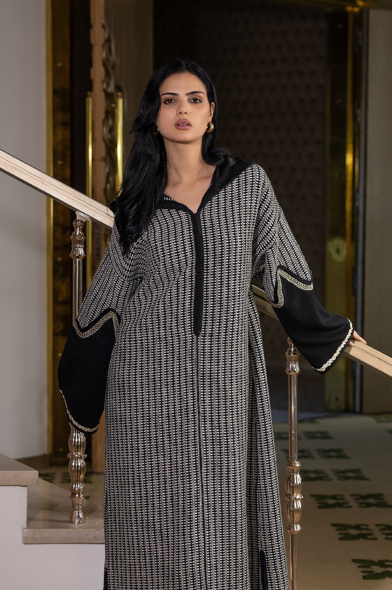 Jellaba Noir et Blanc à Motifs Géométriques - Ladmana
